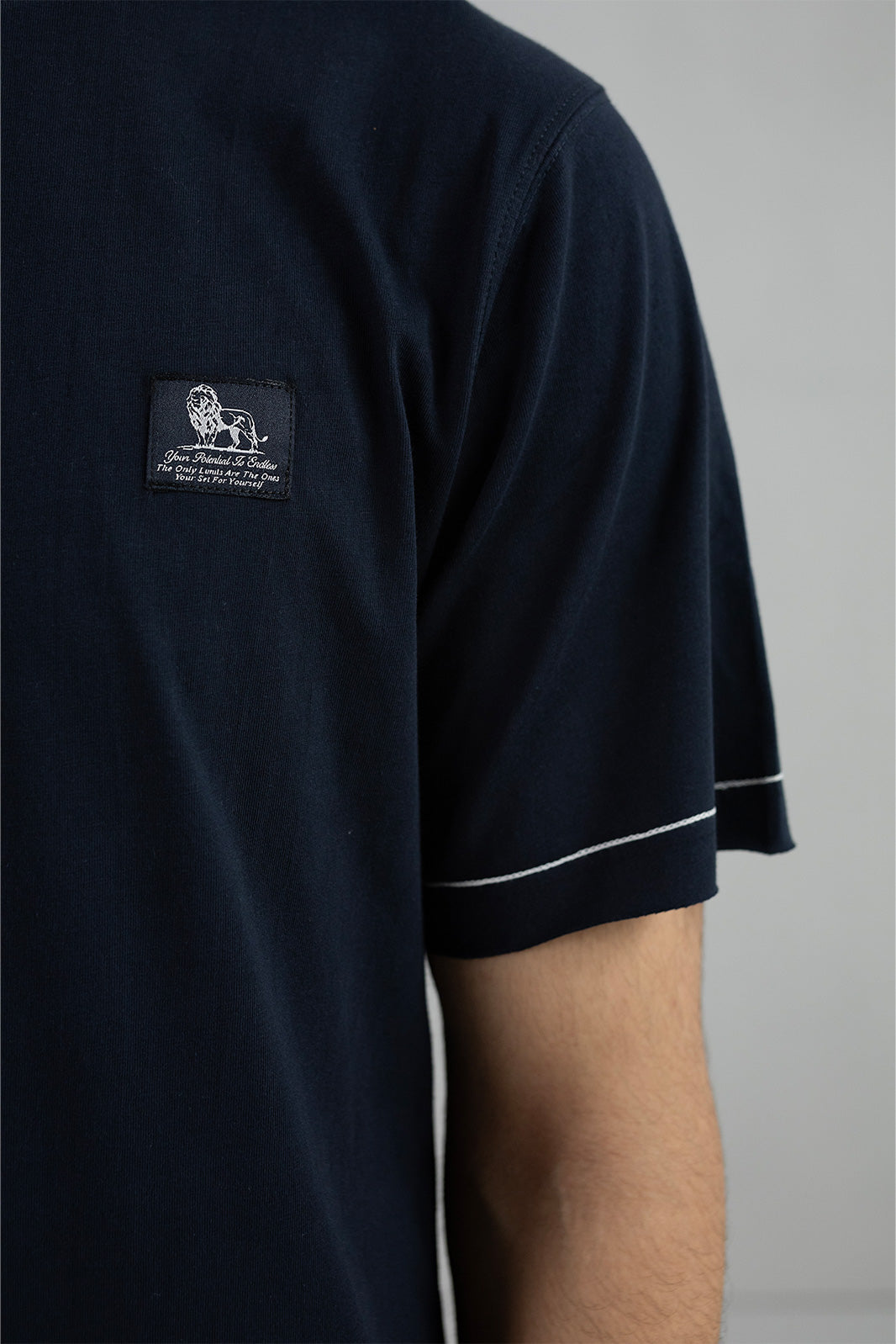 CONTRAST STITCH T-SHIRT
