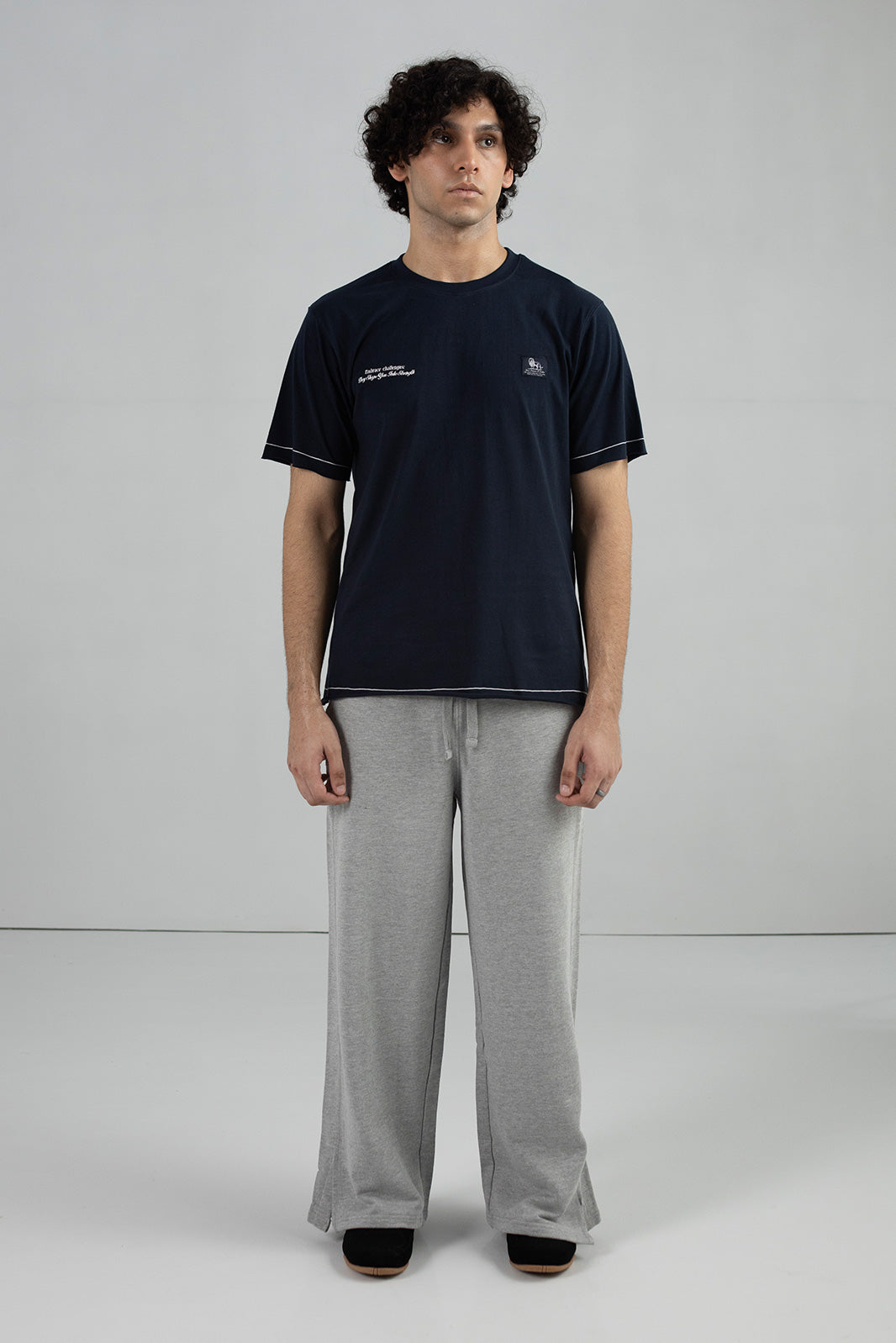 CONTRAST STITCH T-SHIRT