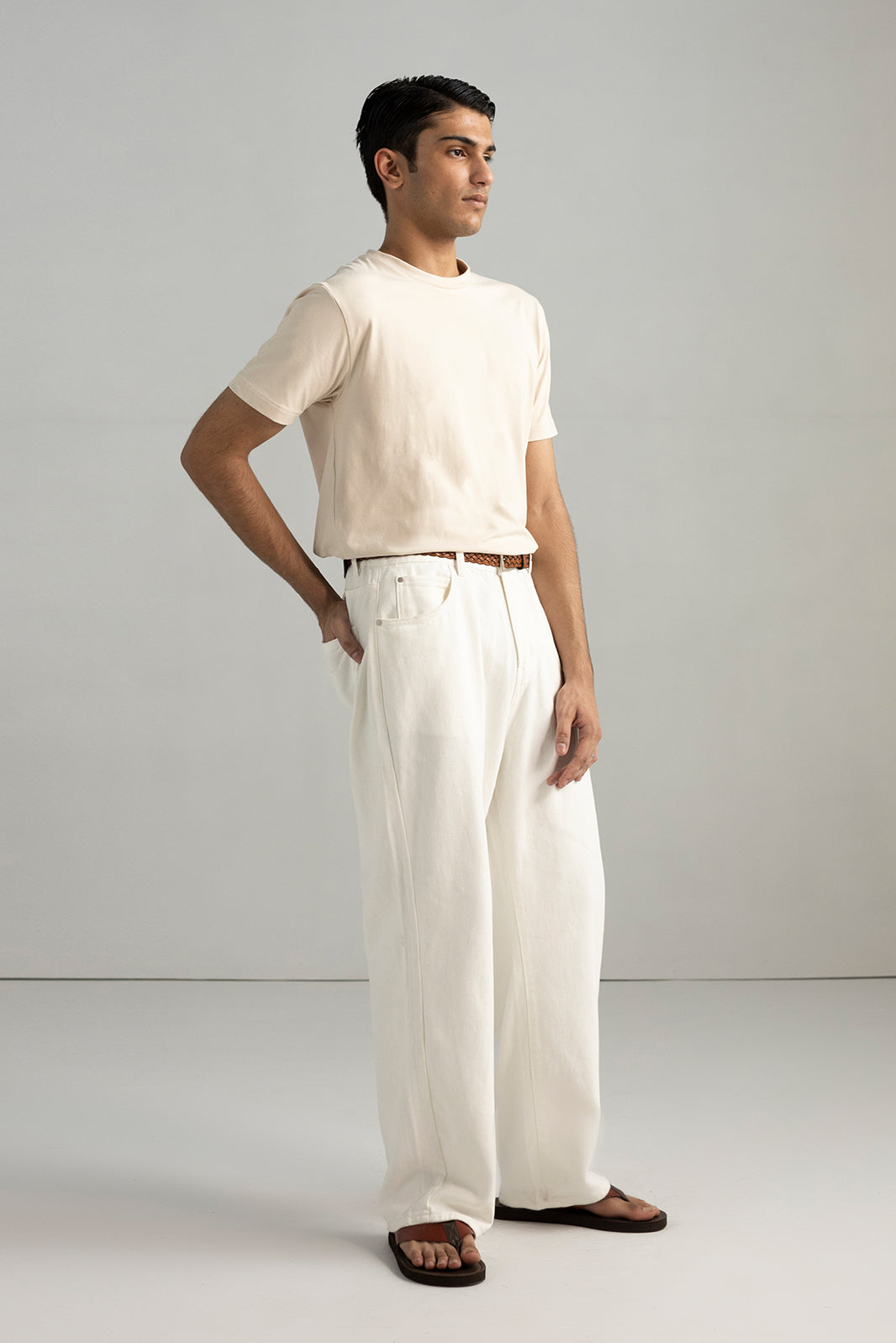 BASIC MEDIUM WEIGHT T-SHIRT
