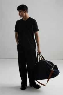 BASIC V-NECK T-SHIRT