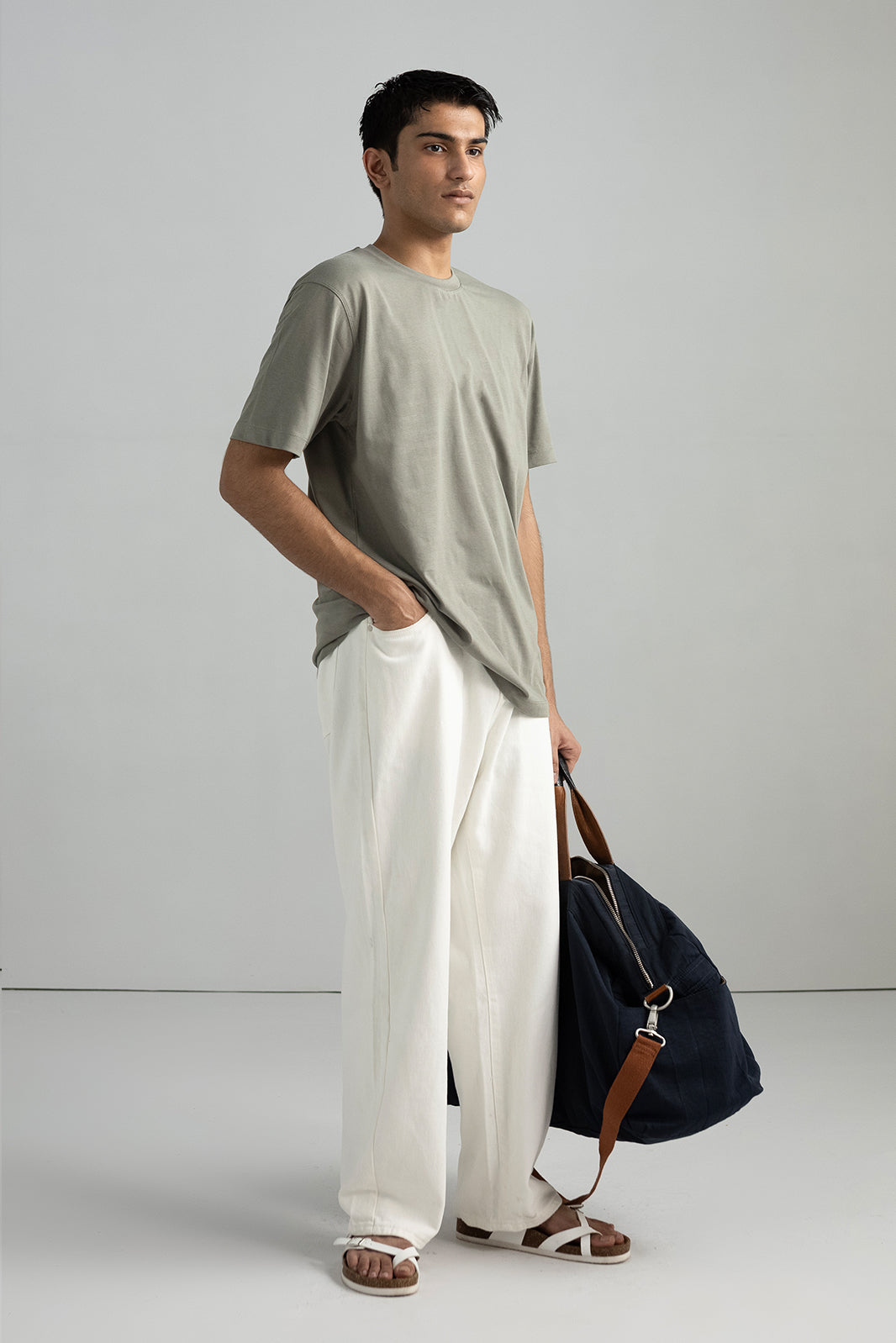 BASIC MEDIUM WEIGHT T-SHIRT