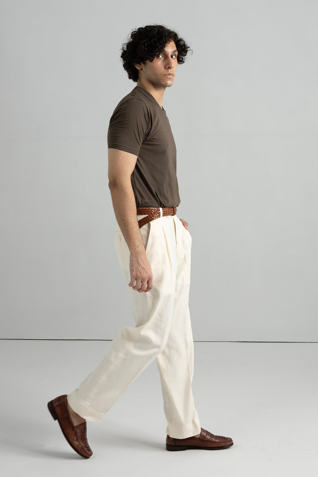 V-NECK T-SHIRT