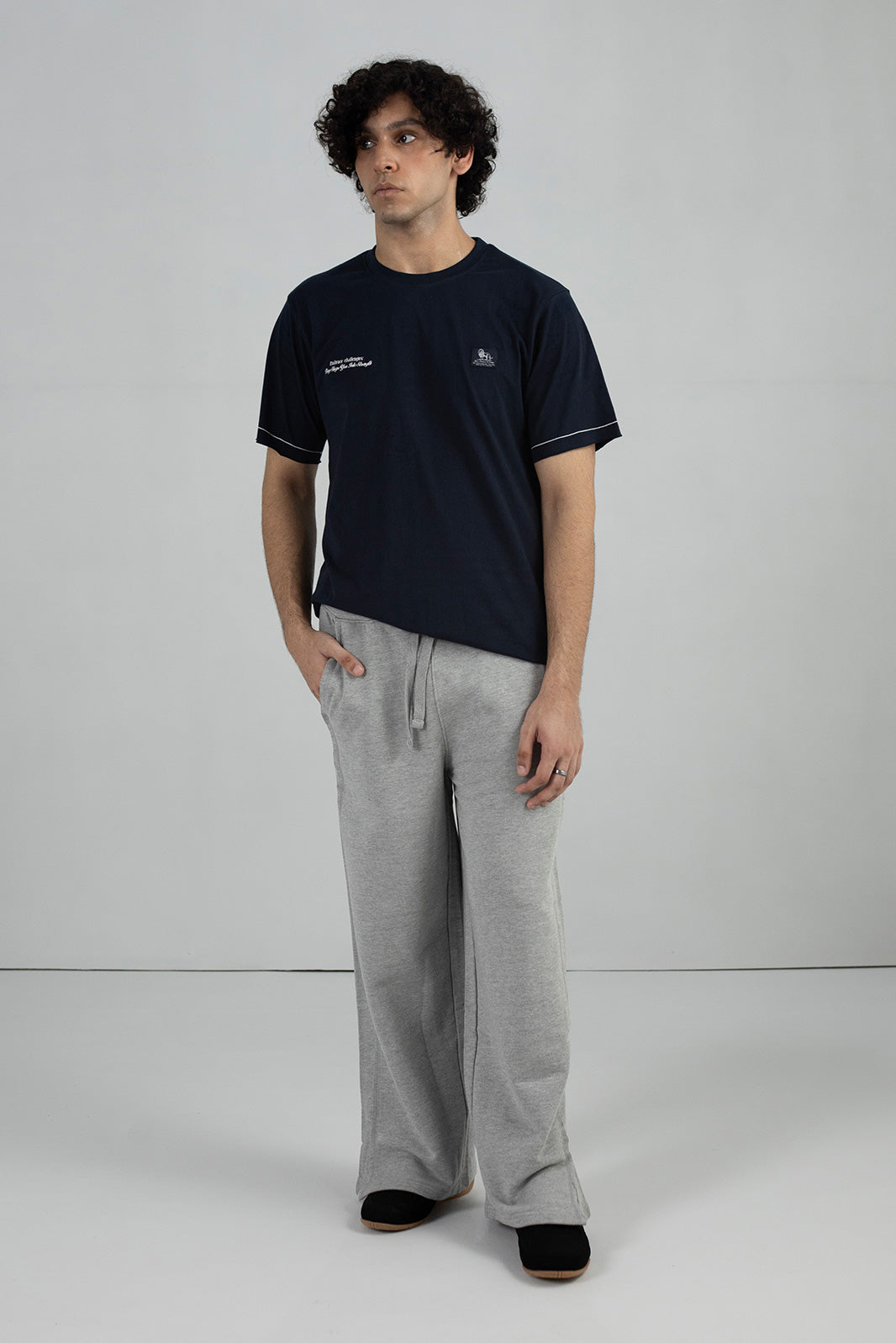 CONTRAST STITCH T-SHIRT